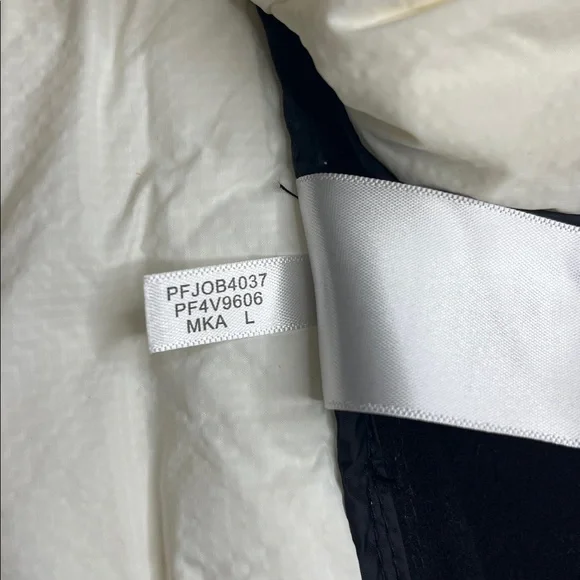 Calvin Klein puffy vest, cream with black side panels ans trim, stunning, cozy - Picture 15 of 17